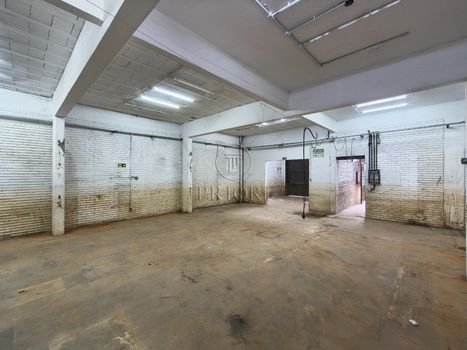 Foto 6 do(a) Edifício Inteiro false para alugar em Navegantes, Porto Alegre