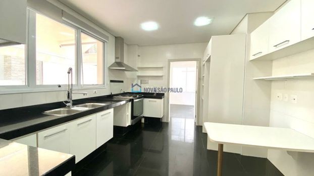 Foto 9 do(a) Casa em Condomínio de 4 quartos à venda em Jardim Petrópolis, São Paulo