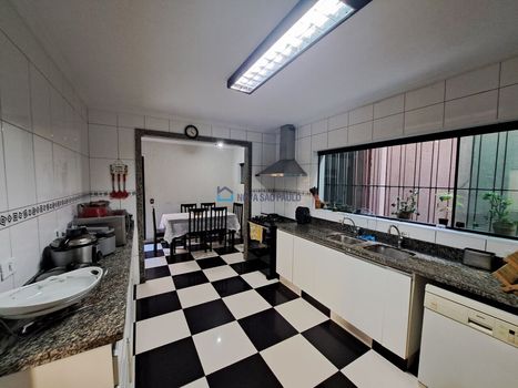 Foto 11 do(a) Casa de 6 quartos à venda em Cidade Vargas, São Paulo