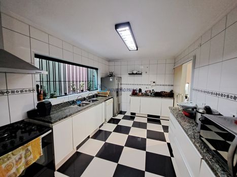 Foto 13 do(a) Casa de 6 quartos à venda em Cidade Vargas, São Paulo