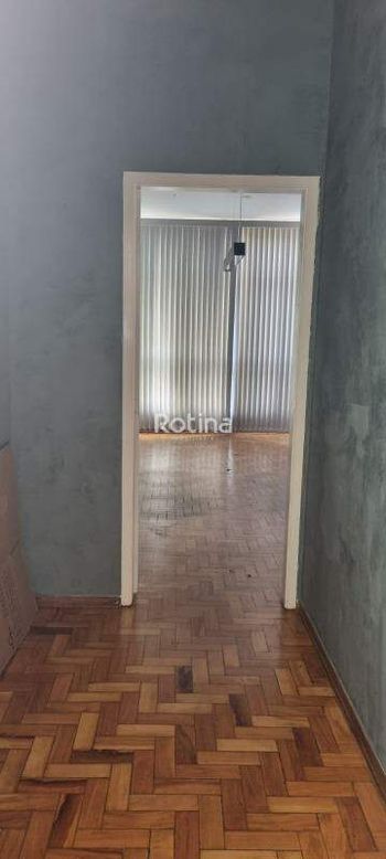 Foto 2 do(a) Sala / Conjunto Comercial de 1 quartos à venda em Centro, Uberlândia