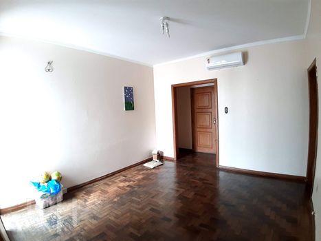 Foto 3 do(a) Apartamento de 3 quartos à venda em Centro Histórico, Porto Alegre