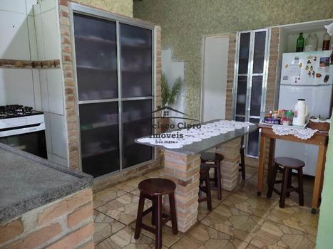 Foto 9 do(a) Fazenda / Sítio / Chácara de 3 quartos à venda em Bom Jardim II, Guaratinguetá