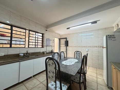 Foto 8 do(a) Casa em Condomínio false à venda em Vila Batista, Bragança Paulista