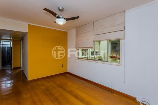 Foto 3 do(a) Apartamento de 2 quartos à venda em Medianeira, Porto Alegre