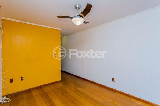 Foto 2 do(a) Apartamento de 2 quartos à venda em Medianeira, Porto Alegre
