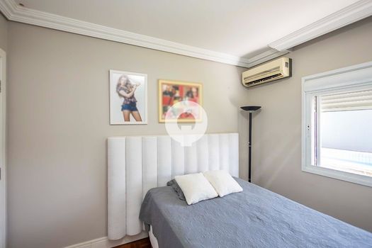 Foto 15 do(a) Casa em Condomínio de 4 quartos à venda em Santo Inácio, Curitiba
