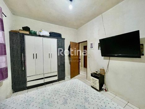 Foto 11 do(a) Casa de 3 quartos à venda em Jardim Ipanema, Uberlândia