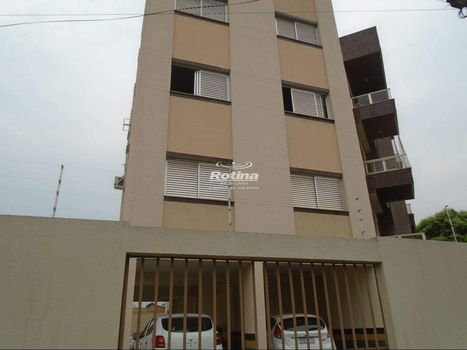 Foto 2 do(a) Apartamento de 3 quartos à venda em Osvaldo Rezende, Uberlândia