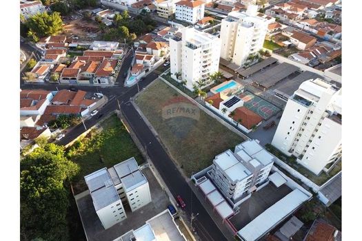 Foto 2 do(a) Terreno false à venda em Vila São Judas Thadeu, Botucatu