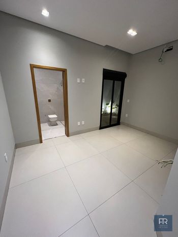 Foto 12 do(a) Casa de 3 quartos à venda em Alto Umuarama, Uberlândia