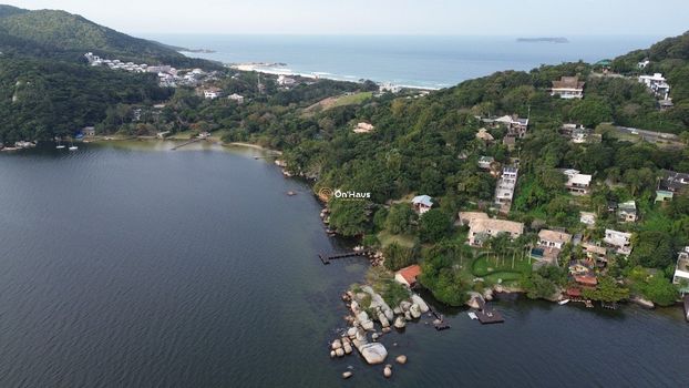 Foto 42 do(a) Hotel / Motel / Pousada de 6 quartos à venda em Barra da Lagoa, Florianópolis