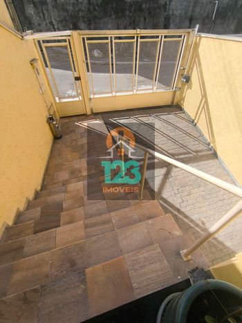 Foto 4 do(a) Casa de 3 quartos à venda em Vila São Vicente, São Paulo