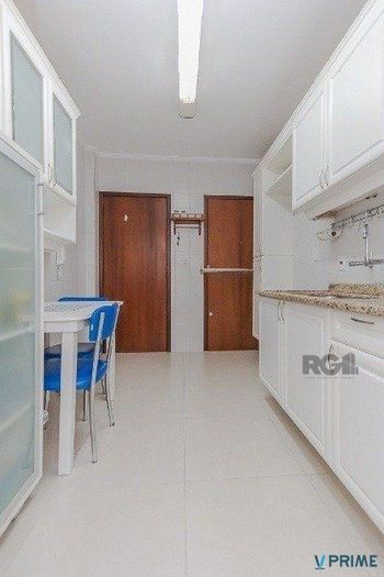 Foto 11 do(a) Flat de 3 quartos à venda em Rio Branco, Porto Alegre