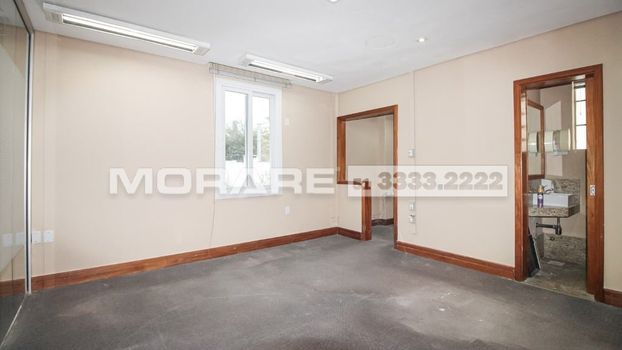 Foto 5 do(a) Sala / Conjunto Comercial false à venda em São João, Porto Alegre