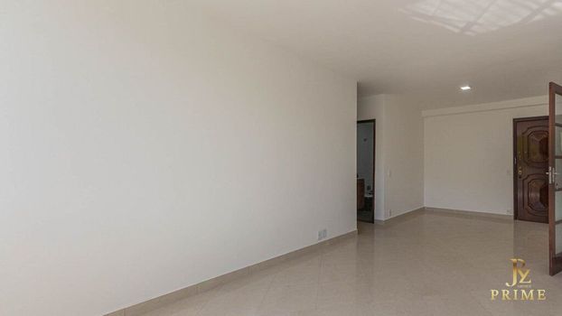 Foto 5 do(a) Apartamento de 3 quartos à venda em Laranjeiras, Rio de Janeiro