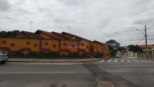 Foto 1 do(a) Casa de 20 quartos para alugar em Angola, Betim