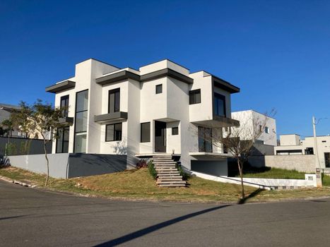 Foto 1 do(a) Casa de 4 quartos à venda em Jardim São Pedro, Mogi das Cruzes