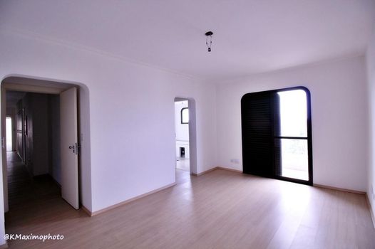 Foto 3 do(a) Apartamento de 4 quartos à venda em Vila Zat, São Paulo