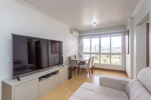 Foto 4 do(a) Apartamento de 2 quartos à venda em Boa Vista, Porto Alegre