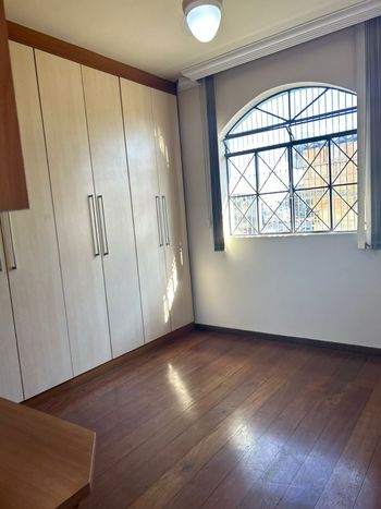 Foto 13 do(a) Casa de 5 quartos à venda em Glória, Belo Horizonte