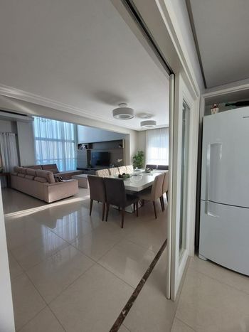 Foto 9 do(a) Apartamento de 3 quartos à venda em Centro, Balneário Camboriú