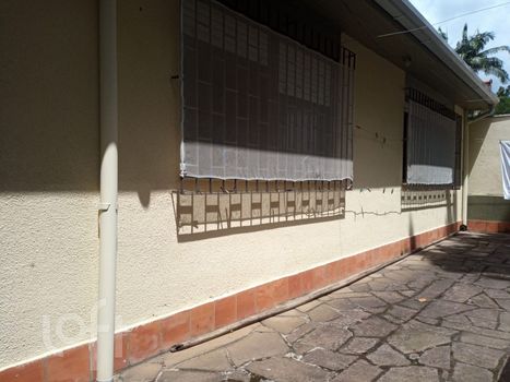 Foto 21 do(a) Casa de 3 quartos à venda em Três Figueiras, Porto Alegre