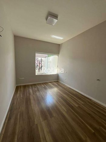 Foto 11 do(a) Sala / Conjunto Comercial de 7 quartos à venda em Brasil, Uberlândia