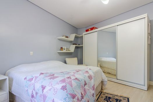 Foto 13 do(a) Casa em Condomínio de 5 quartos à venda em Santa Tereza, Porto Alegre