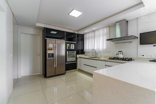 Foto 17 do(a) Casa em Condomínio de 4 quartos à venda em Uberaba, Curitiba