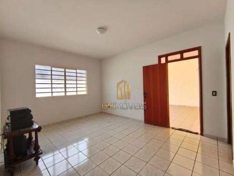 Foto 16 do(a) Casa de 3 quartos à venda em Parque Anhanguera, Goiânia