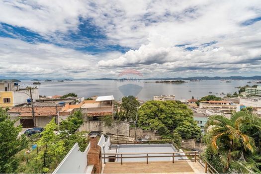 Foto 45 do(a) Casa de 4 quartos à venda em Praia da Bandeira, Rio de Janeiro