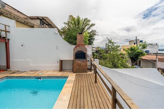 Foto 4 do(a) Casa de 4 quartos à venda em Praia da Bandeira, Rio de Janeiro