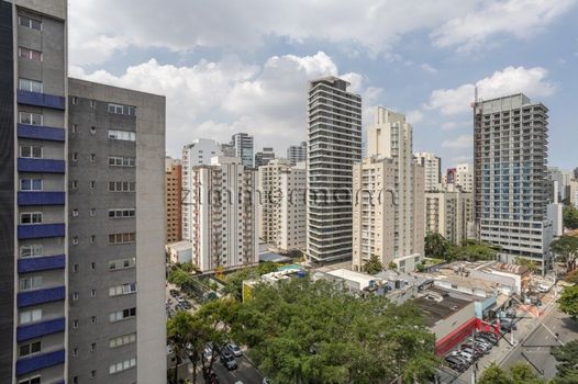 Foto 2 do(a) Apartamento de 3 quartos à venda em Vila Nova Conceição, São Paulo