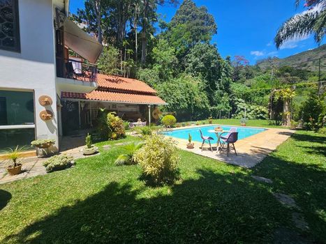 Foto 3 do(a) Casa em Condomínio de 3 quartos à venda em Parque do Imbui, Teresópolis