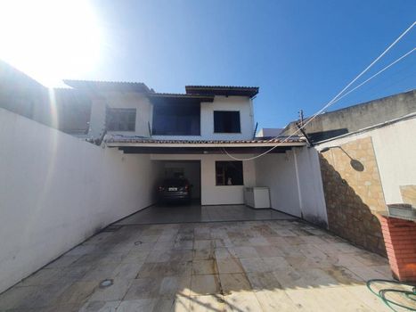 Foto 1 do(a) Casa de 4 quartos à venda em Cidade dos Funcionários, Fortaleza