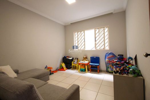 Foto 5 do(a) Casa de 5 quartos à venda em João Pinheiro, Belo Horizonte
