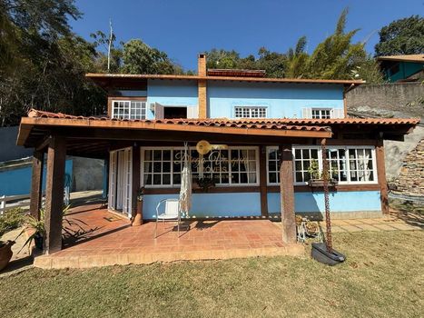 Foto 2 do(a) Casa de 6 quartos à venda em Golfe, Teresópolis