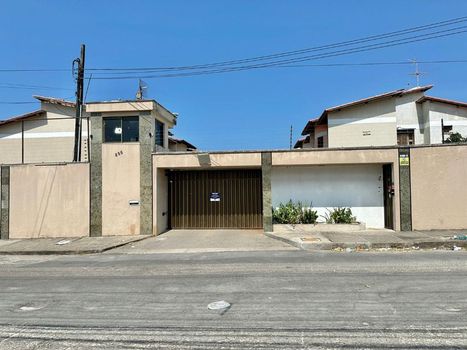 Foto 4 do(a) Casa de 4 quartos à venda em Sapiranga-Coité, Fortaleza