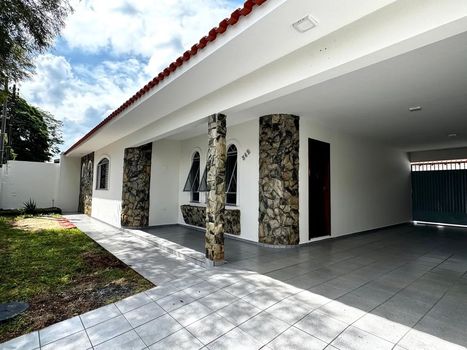 Foto 2 do(a) Casa false à venda em Jardim América, Maringá