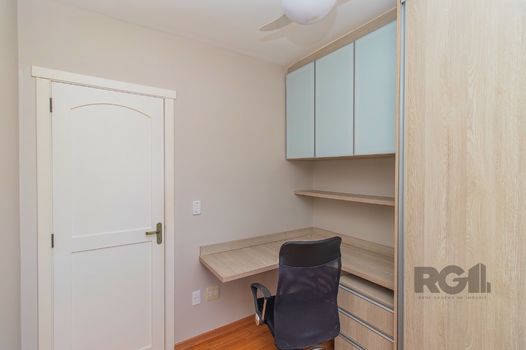 Foto 14 do(a) Apartamento de 3 quartos à venda em Chácara das Pedras, Porto Alegre