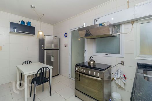 Foto 28 do(a) Apartamento de 3 quartos à venda em Petrópolis, Porto Alegre
