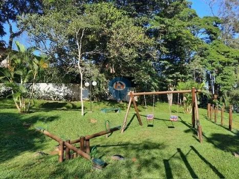 Foto 11 do(a) Casa de 6 quartos à venda em Golf Park, Carapicuíba