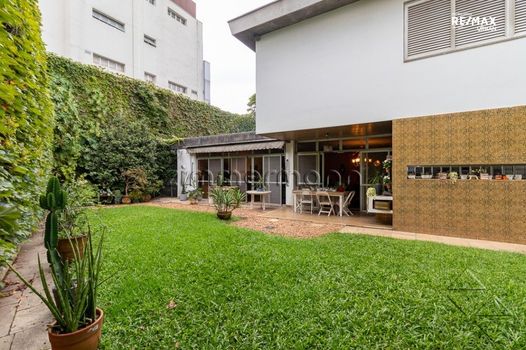 Foto 3 do(a) Casa de 4 quartos à venda em Jardim Guedala, São Paulo