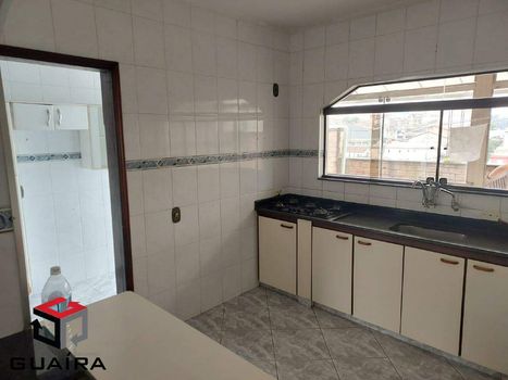 Foto 5 do(a) Casa de 3 quartos à venda em Jardim Santo André, Santo André