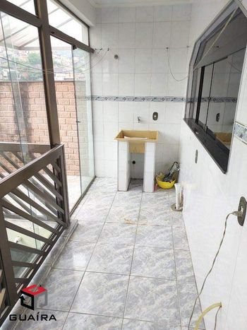 Foto 10 do(a) Casa de 3 quartos à venda em Jardim Santo André, Santo André