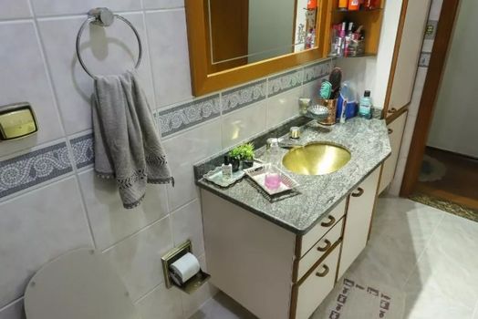 Foto 31 do(a) Casa de 4 quartos à venda em Parque Maria Domitila, São Paulo