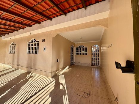 Foto 1 do(a) Casa de 3 quartos à venda em Recanto das Emas, Brasília