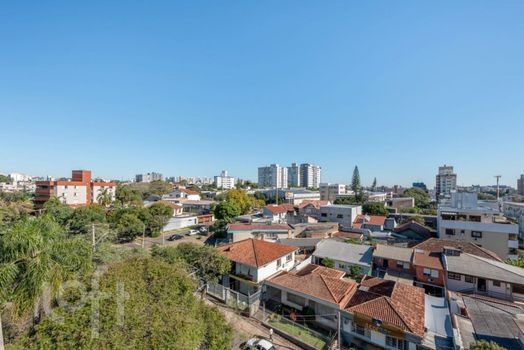 Foto 3 do(a) Apartamento de 3 quartos à venda em Vila Ipiranga, Porto Alegre