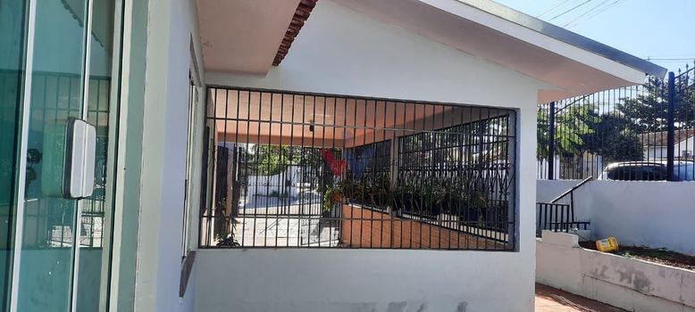Foto 2 do(a) Casa de 2 quartos à venda em Conjunto Residencial Branca Vieira, Maringá